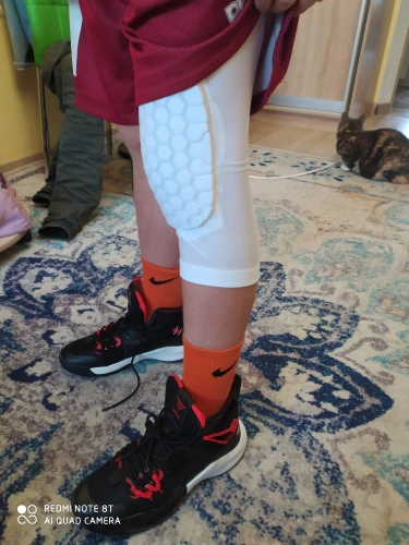 Worthwhile Basketball Knee Pads: Honeycomb Foam Brace Kneepad For